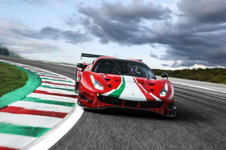  Ferrari 488 GT3 Evo 2020 года  (фото 2 из 10)